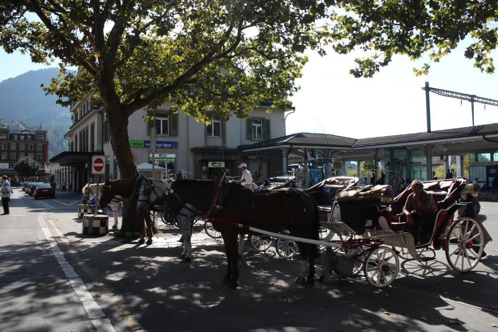 Bahnhof Hotel Interlaken Kültér fotó